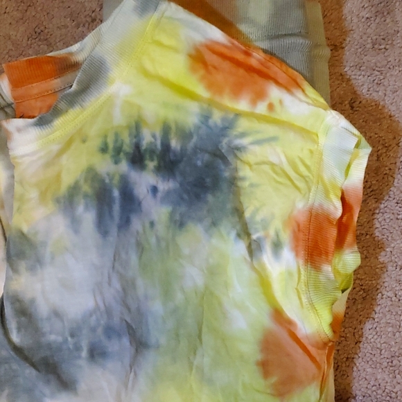 Jogger pants with matching muscle tee. - Picture 3 of 4